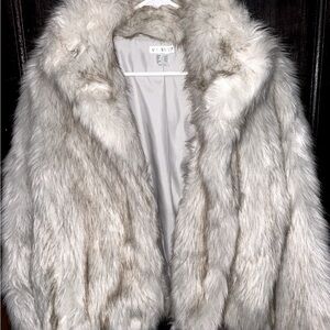 VENUS faux fur cropped jacket